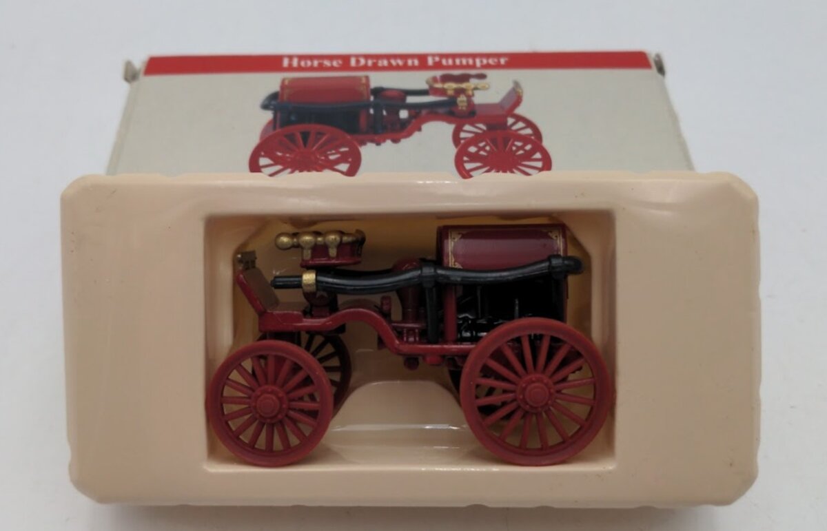 Readers Digest 0002 1:64 Scale 1908 Horse Drawn Pumper Die-Cast Fire Truck