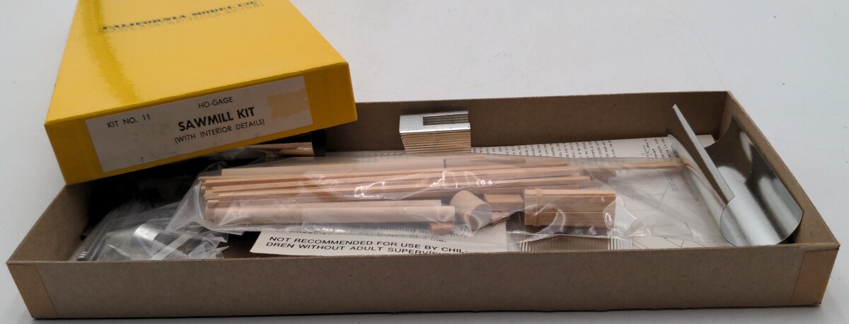 California Model Co 11 HO Scale Saw Mill Kit With Interior Details