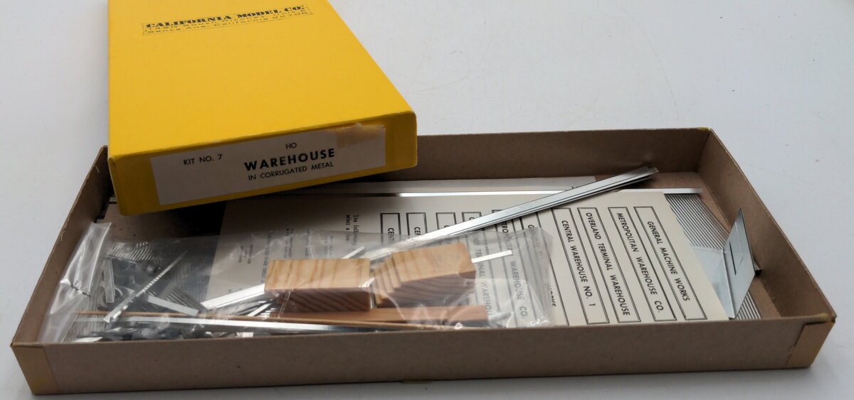 California Model Co 7 HO Scale Warehouse in Corrugated Metal Kit