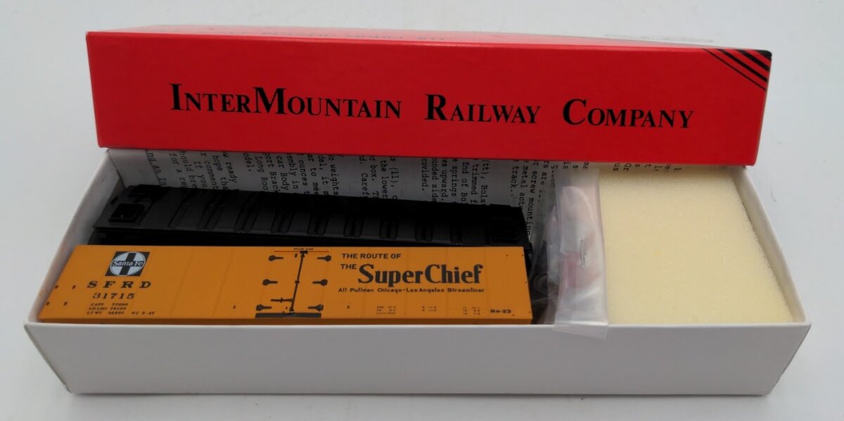 InterMountain 41109-13 HO Scale ATSF/Super Chief Refrigerator Car # 31715 Kit
