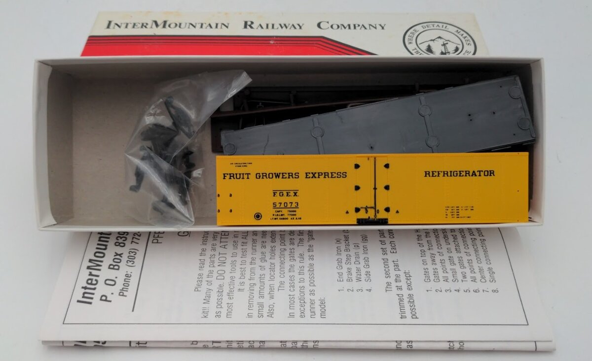 InterMountain 40508-03 HO Scale Steel Sided Ice Bunker Fruit Growers Express Kit