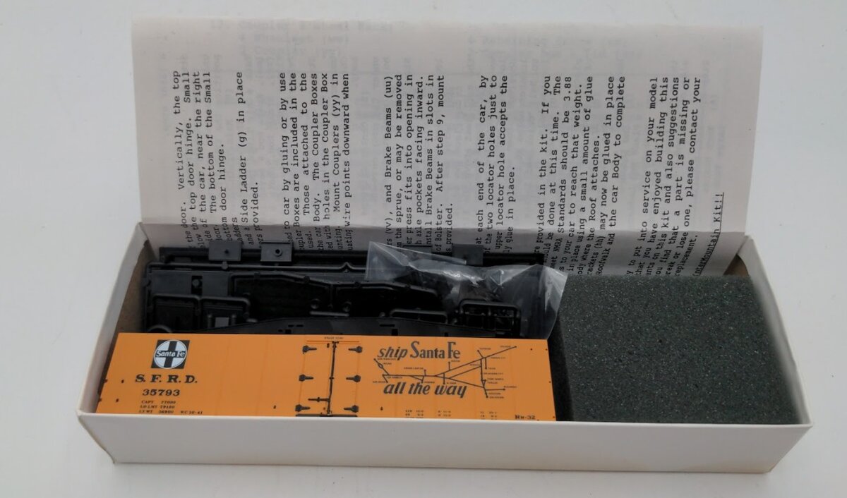 InterMountain 35793 HO Scale Santa Fe El Capitan Refrigerator Car Kit