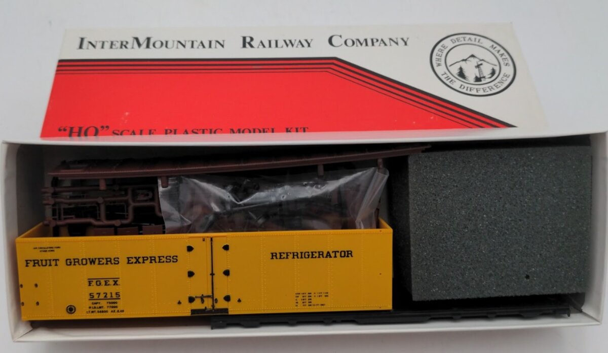 InterMountain 40508-07 HO Scale Steel Sided Ice Bunker Fruit Growers Express Kit