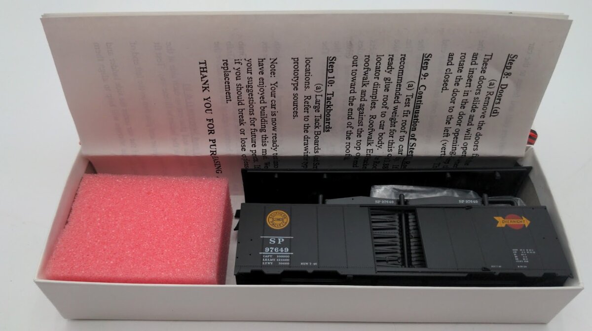 InterMountain 40731-05 HO Scale Southern Pacific 10' High AAR Box Car #97649 Kit