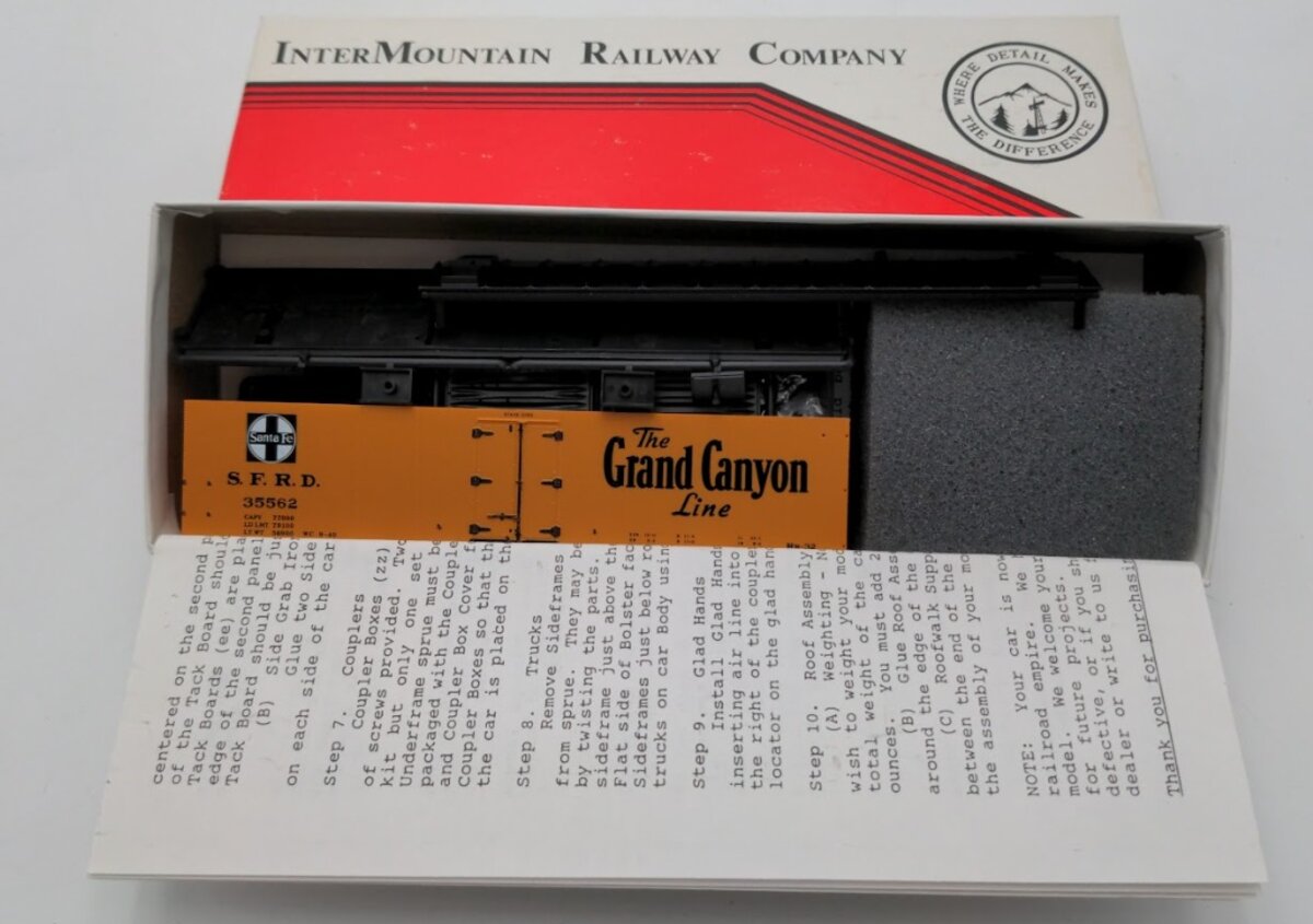 InterMountain 41114-08 HO Scale Refrigerator Santa Fe Grand Canyon # 35562 Kit