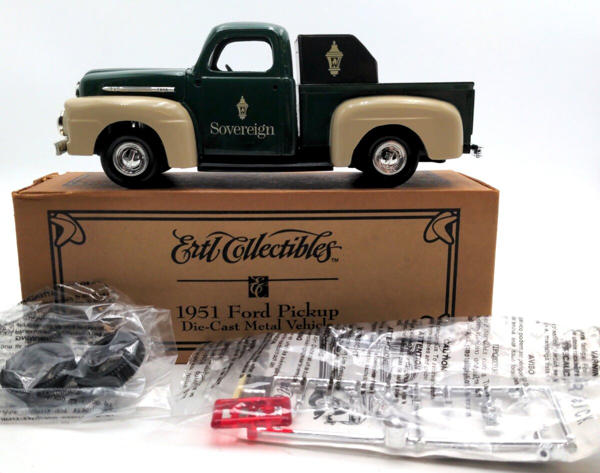 Ertl 19269 1/25 Scale 1951 Sovereign Ford Pickup Coin Bank