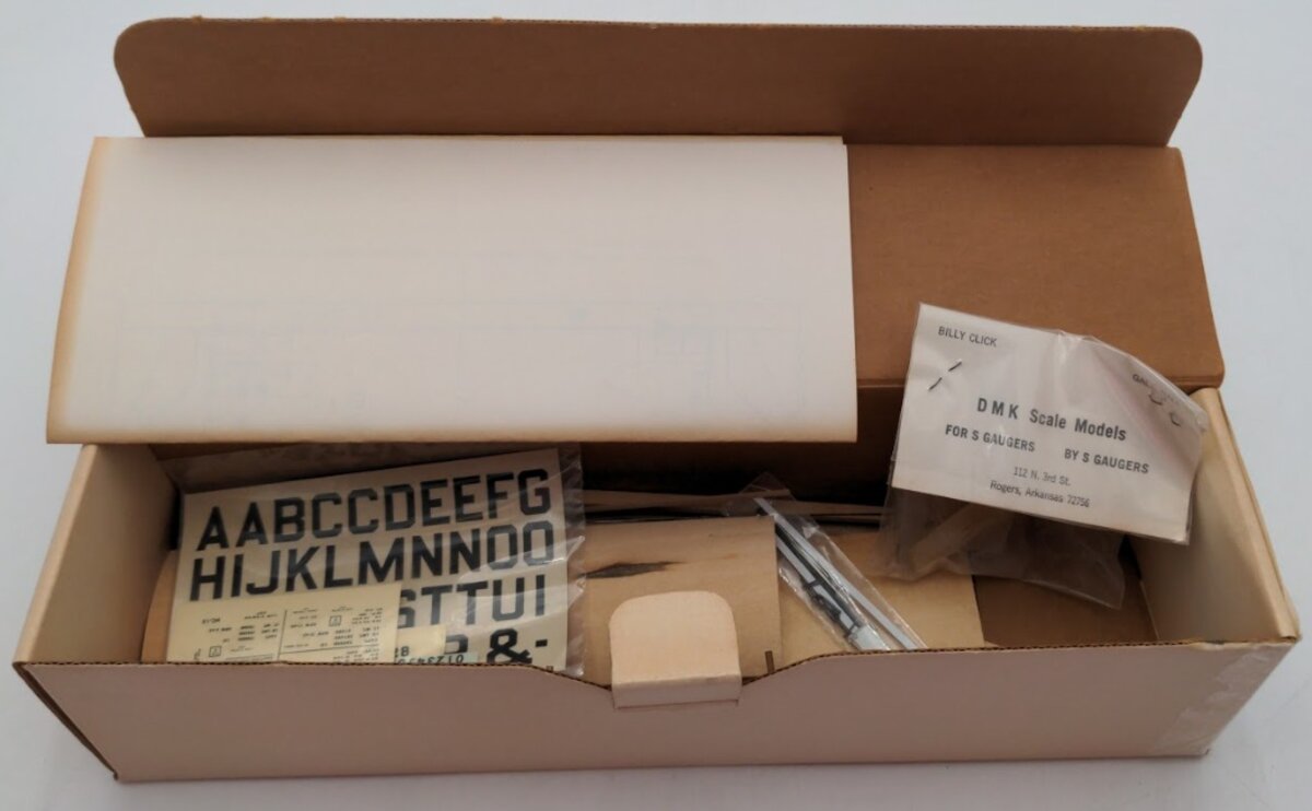 DMK 995 S Scale Rock Island 38' Hooper Two Bay Long Roof Hatches Kit