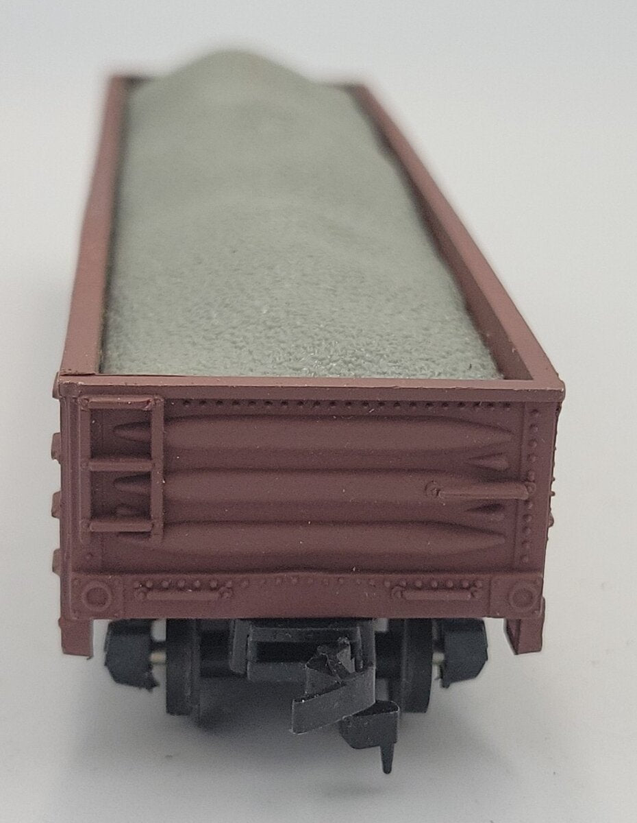 AHM 357765 Brown Pennsylvania Gondola Car with Load and Broken Step