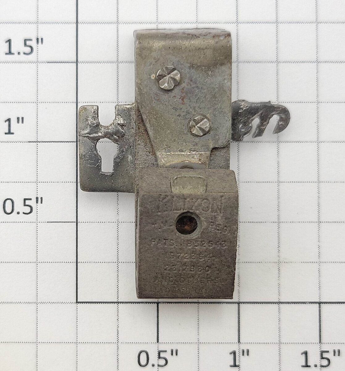 Lionel ZW-232 16 10-Amp Side Mount Circuit Breaker C5821
