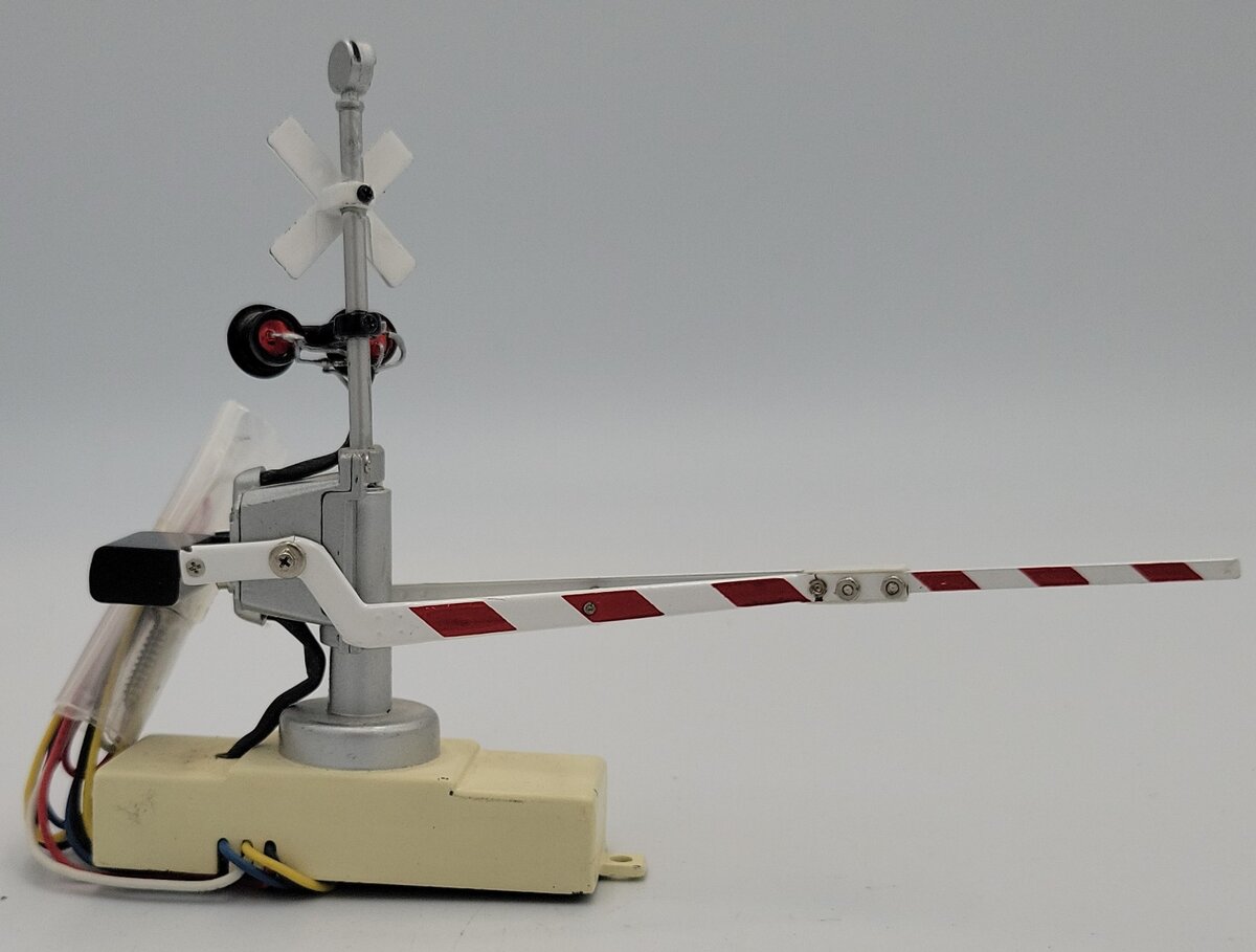 MTH 30-11012 Operating Crossing Gates Signal (Set of 2)