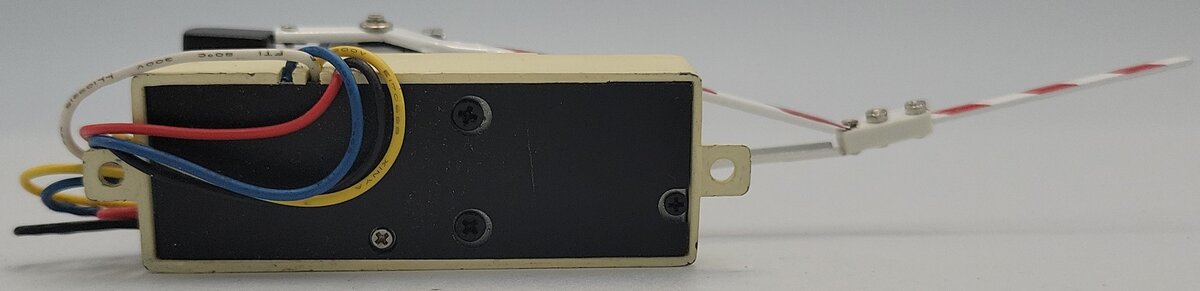 MTH 30-11012 Operating Crossing Gates Signal (Set of 2)