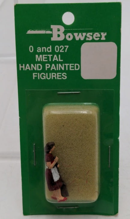 Bowser 1-013781 O /O27 Scale Woman Sweeping Metal Hand Painted Figure