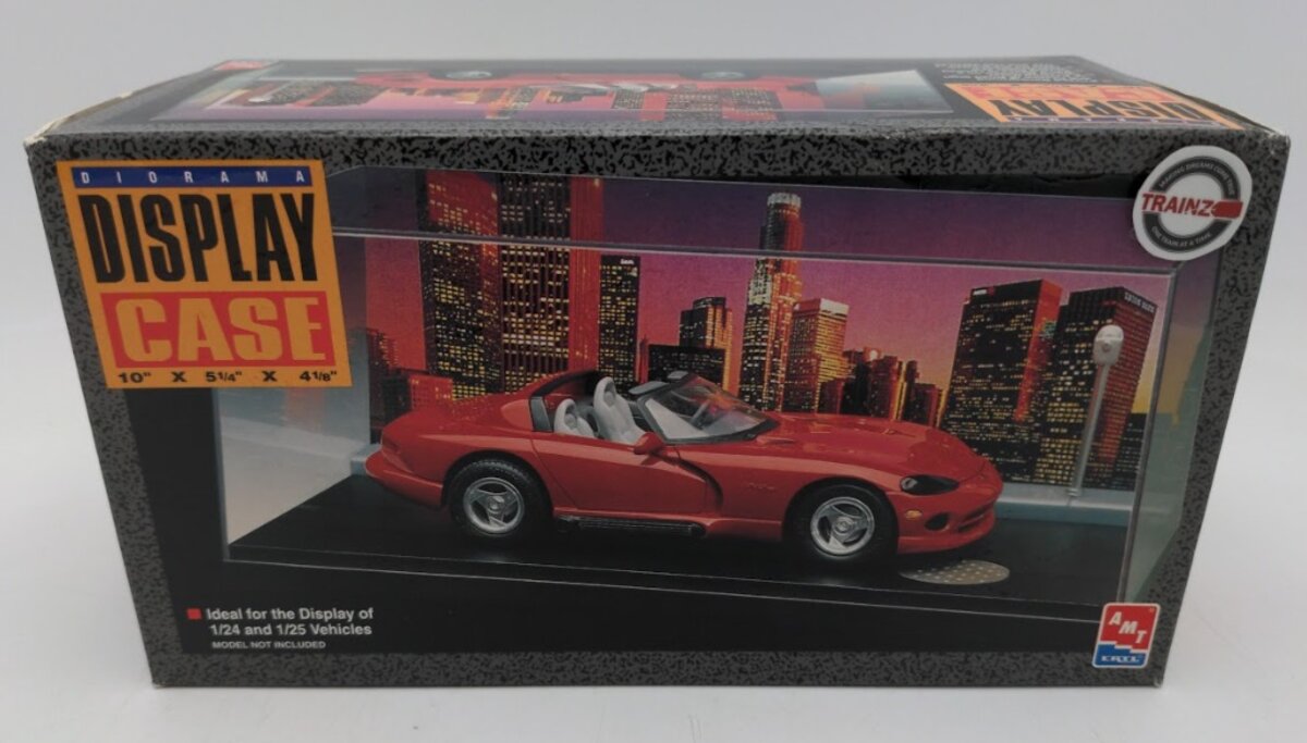 Ertl 8779 AMT Diorama Display Case 10
