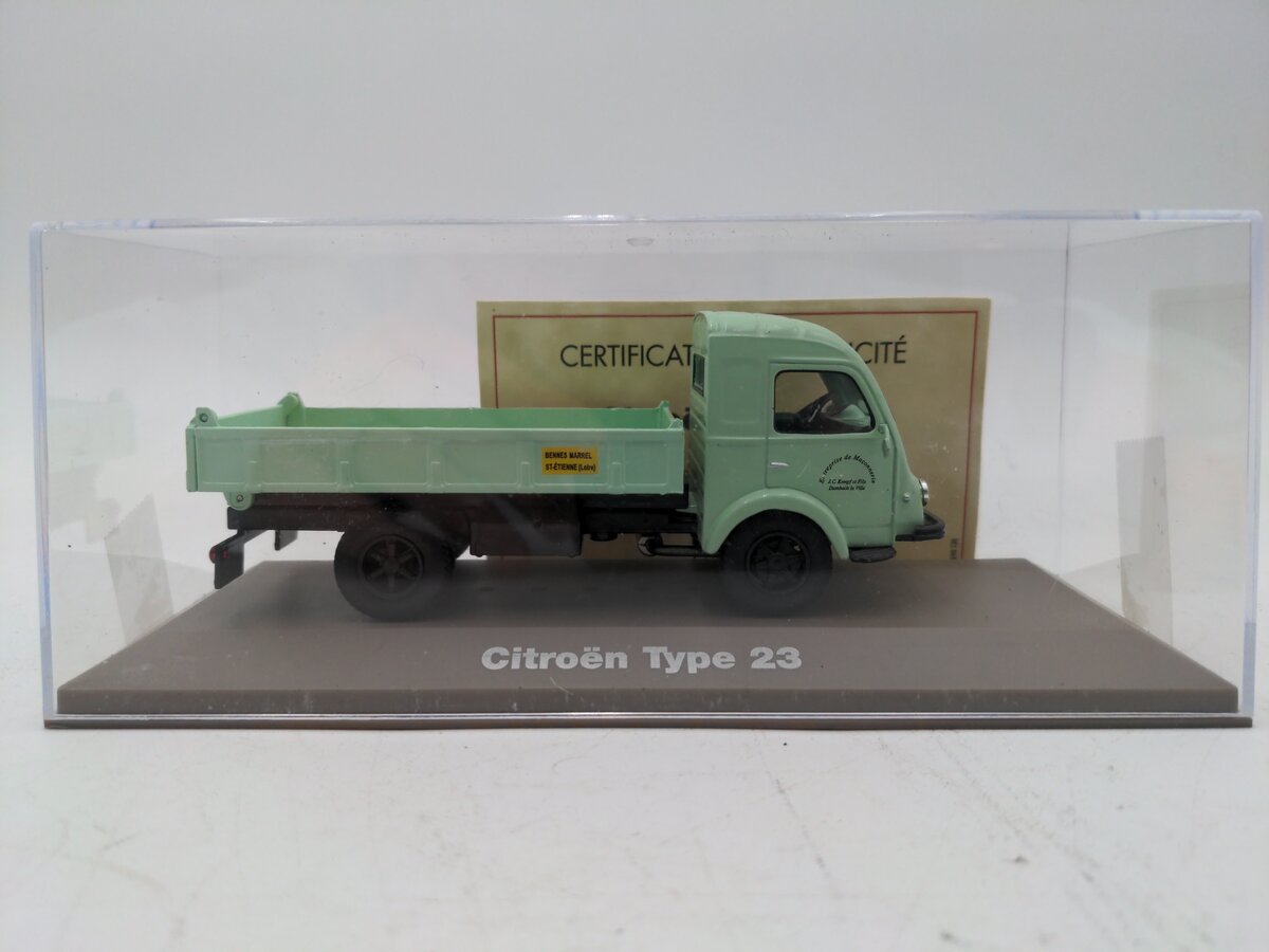 Editions Atlas 1/43 1947 Renault Sage Green EX