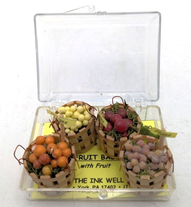 Layout Miniatures G Scale Fruit Baskets Whit Fruit (Set of 4)