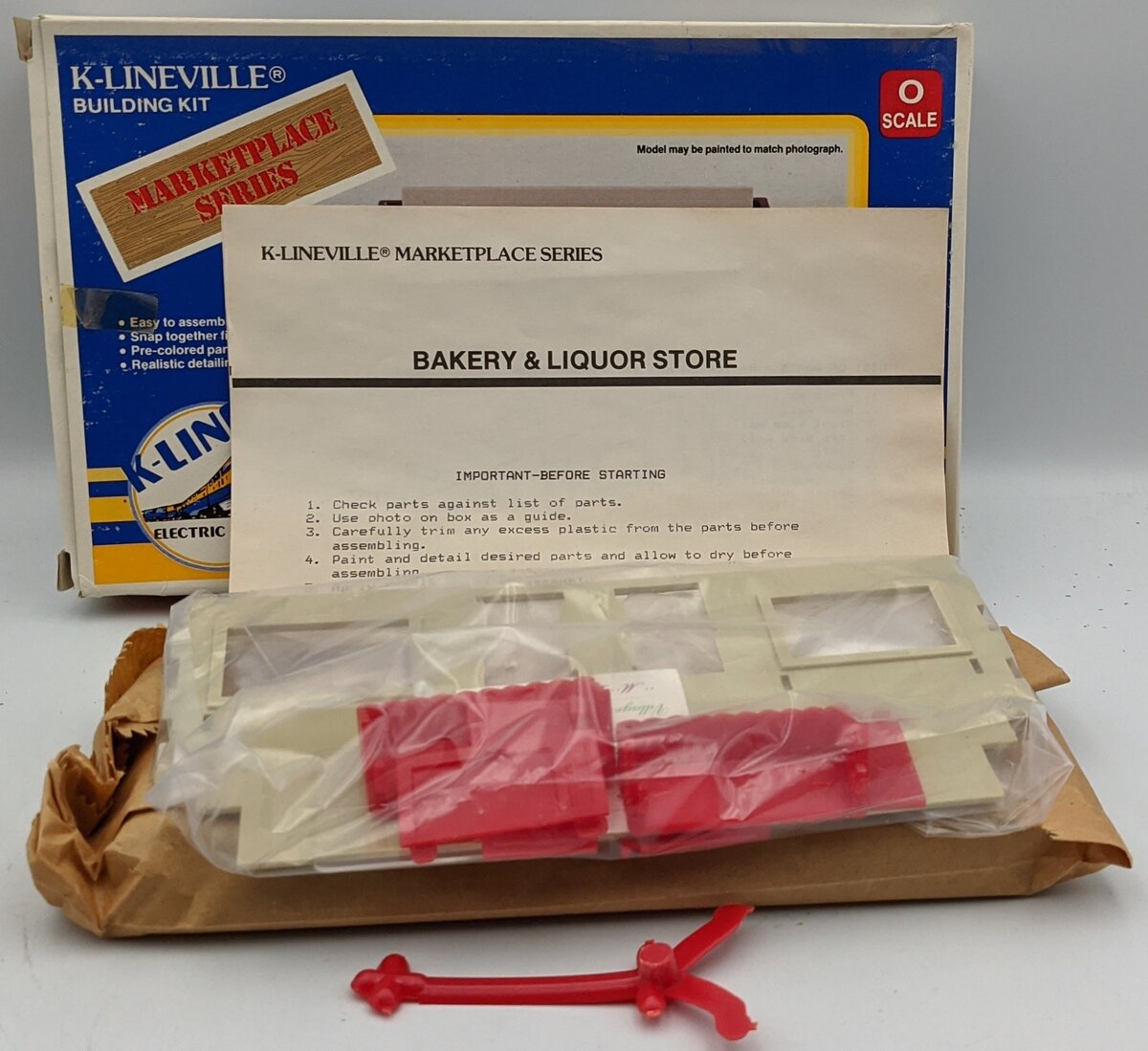 K-Line K-4104 O Scale Marketplace Series Bakery and Liquor Store Building Kit