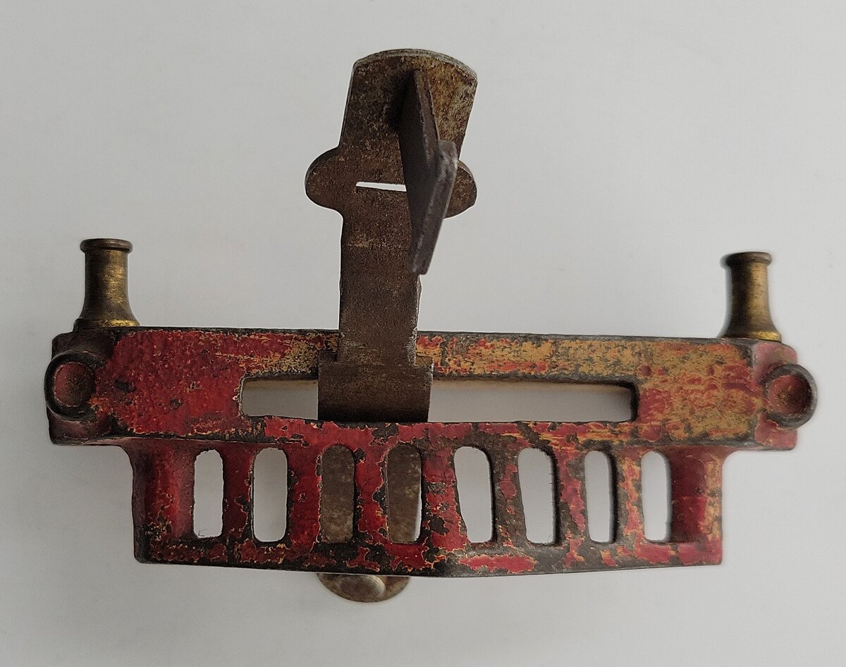 American Flyer 4637-10 Standard Gauge Cowcatcher w/ Flag Stanchions & Coupler