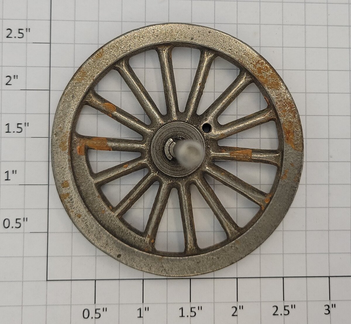 Lionel 5L-40 Std Gauge Loco Cast Iron Thin Rim Spoked 2-5/8" Plain Wheel w/ Axle