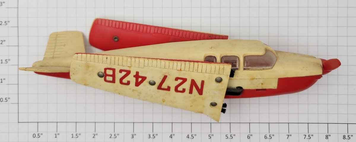 Lionel 6800-60 O Gauge White Over Red Bonanza Airplane Complete