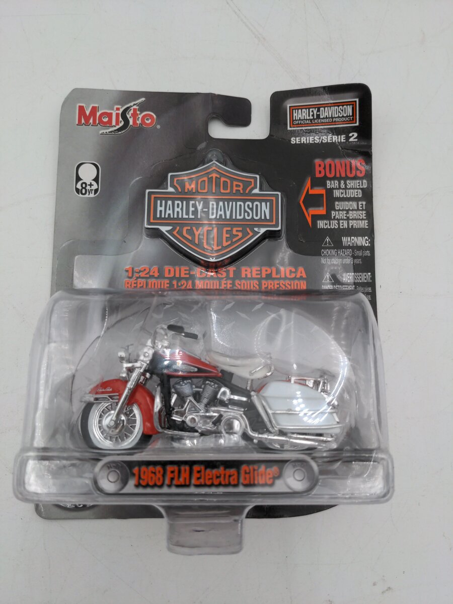 Maisto 1:24 Harley Davidson 1968 FLH Electra Glide