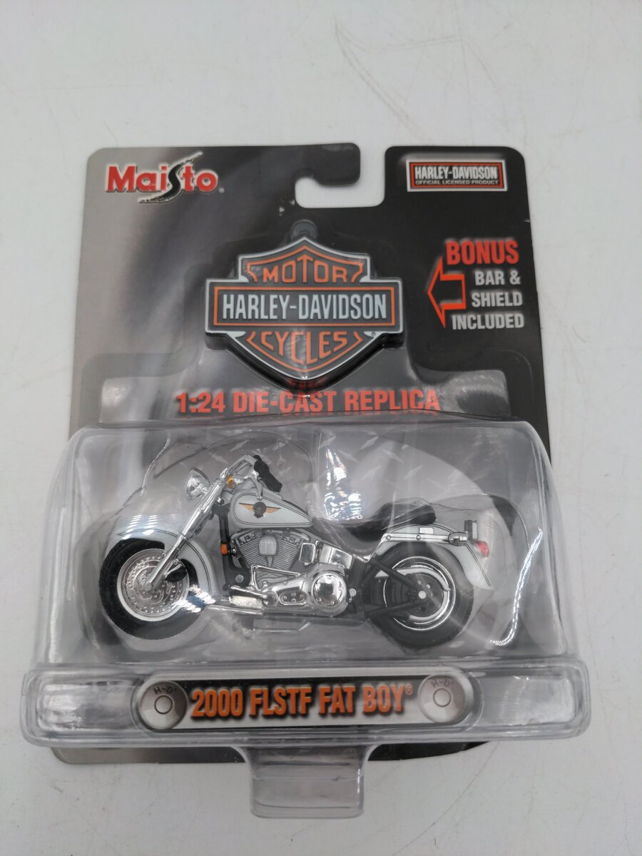 Maisto 1:24 Harley Davidson 2000 FLSTF Fat Boy