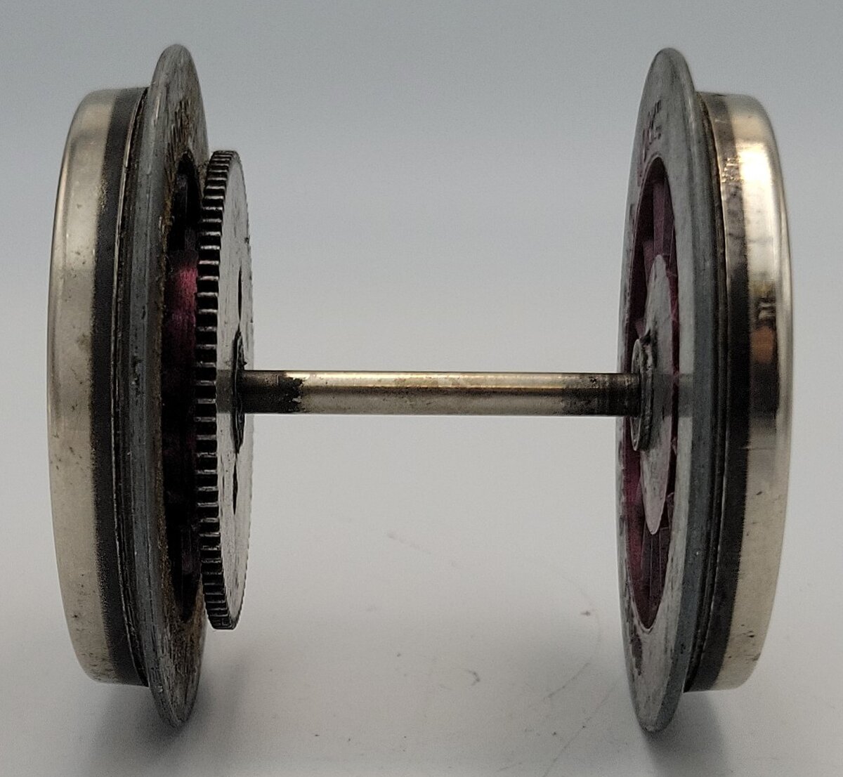 Lionel SM-72-75 Red Spoke 2-3/8" Electric Super Motor Plain & Geared Wheel Set