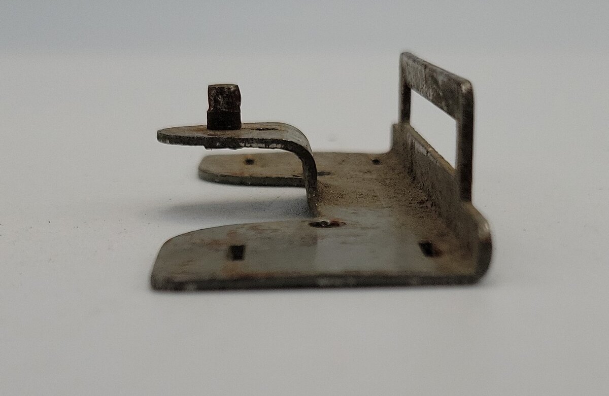 American Flyer 4021-10 Wide Gauge Gray Coupler Receiver Bracket