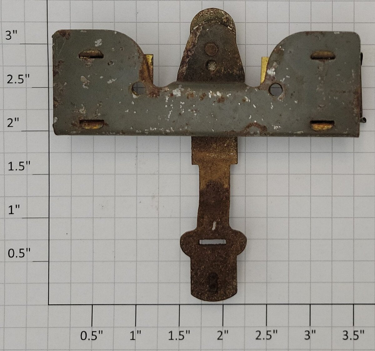American Flyer 4021-10 Wide Gauge Gray Receiver Bracket w/ Brass Steps & Coupler