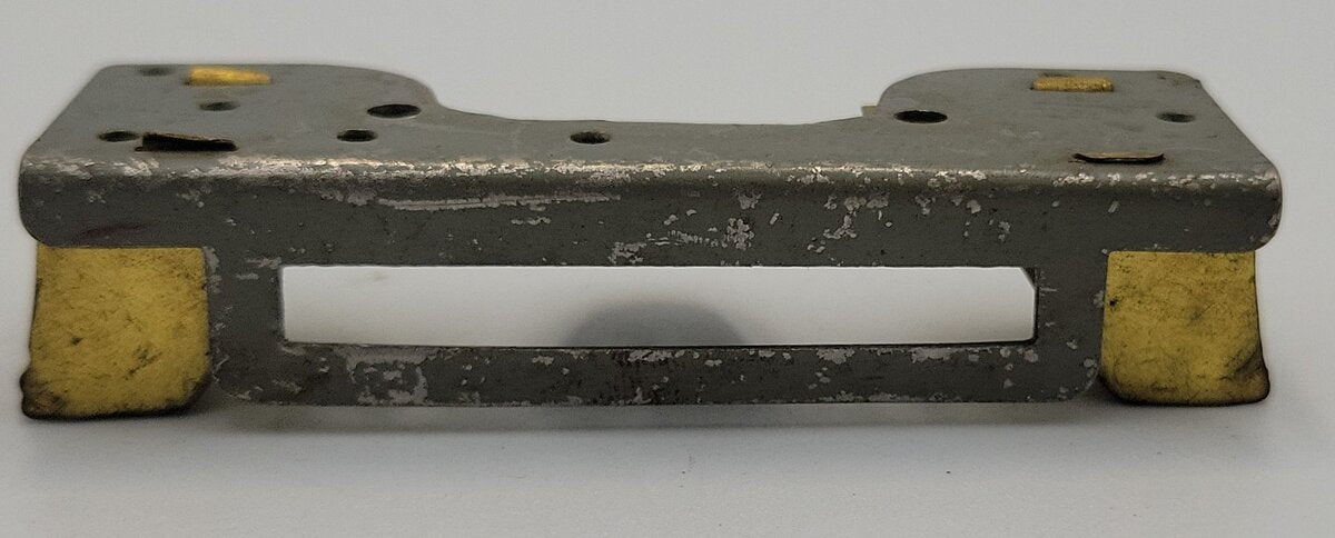 American Flyer 4021-10 Wide Gauge Gray Coupler Receiver Bracket w/ Brass Steps