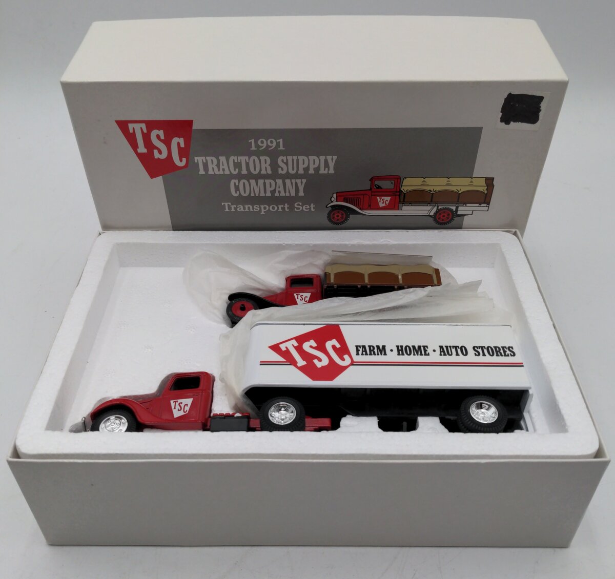 Ertl 9279UP 1/43 1991 Tractor Supply Company Transport Set TSC