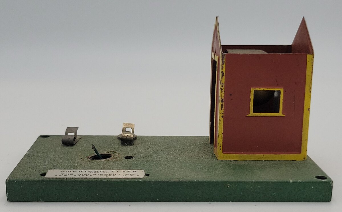 American Flyer 759 S Scale Railroad Crossing House Without Railroad X-ing Signal