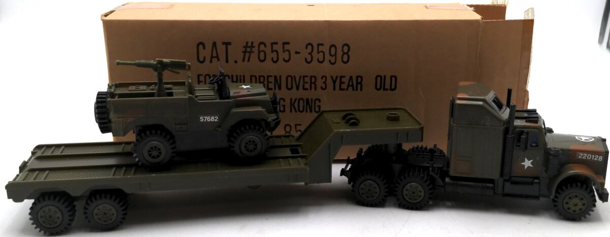Soma 859 1:64 Scale Army Semi Truck with Car Load