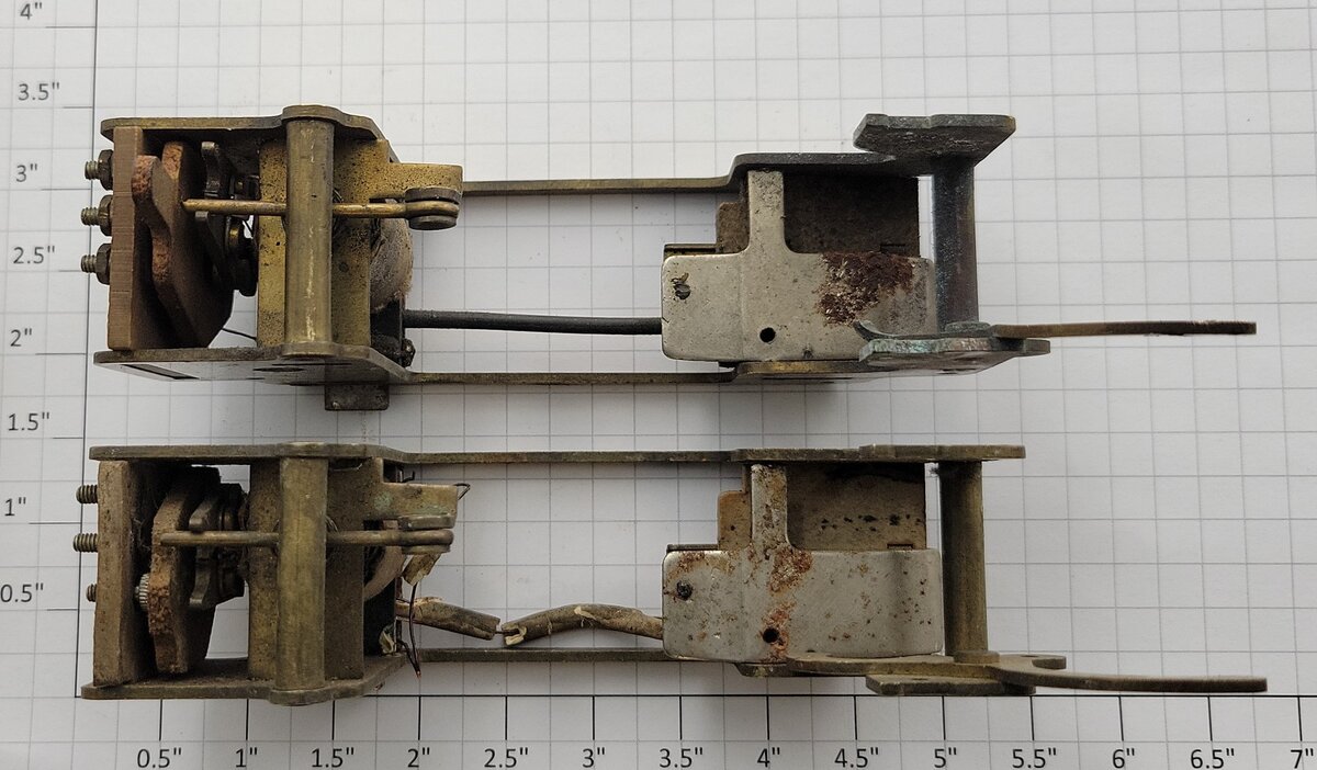 Lionel E-390E-6 Standard Gauge Brass Pendulum Electric Reverse Unit (Bag of 2)