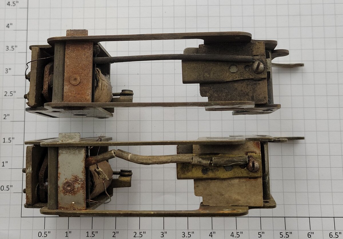 Lionel E-390E-6 Standard Gauge Brass Pendulum Electric Reverse Unit (Bag of 2)