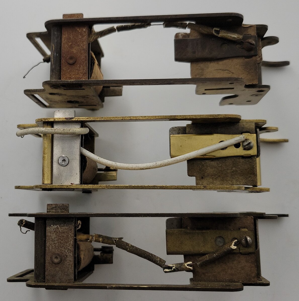Lionel E402E-3 Standard Gauge Brass Pendulum Reverse Unit #402E/390E (Bag of 3)