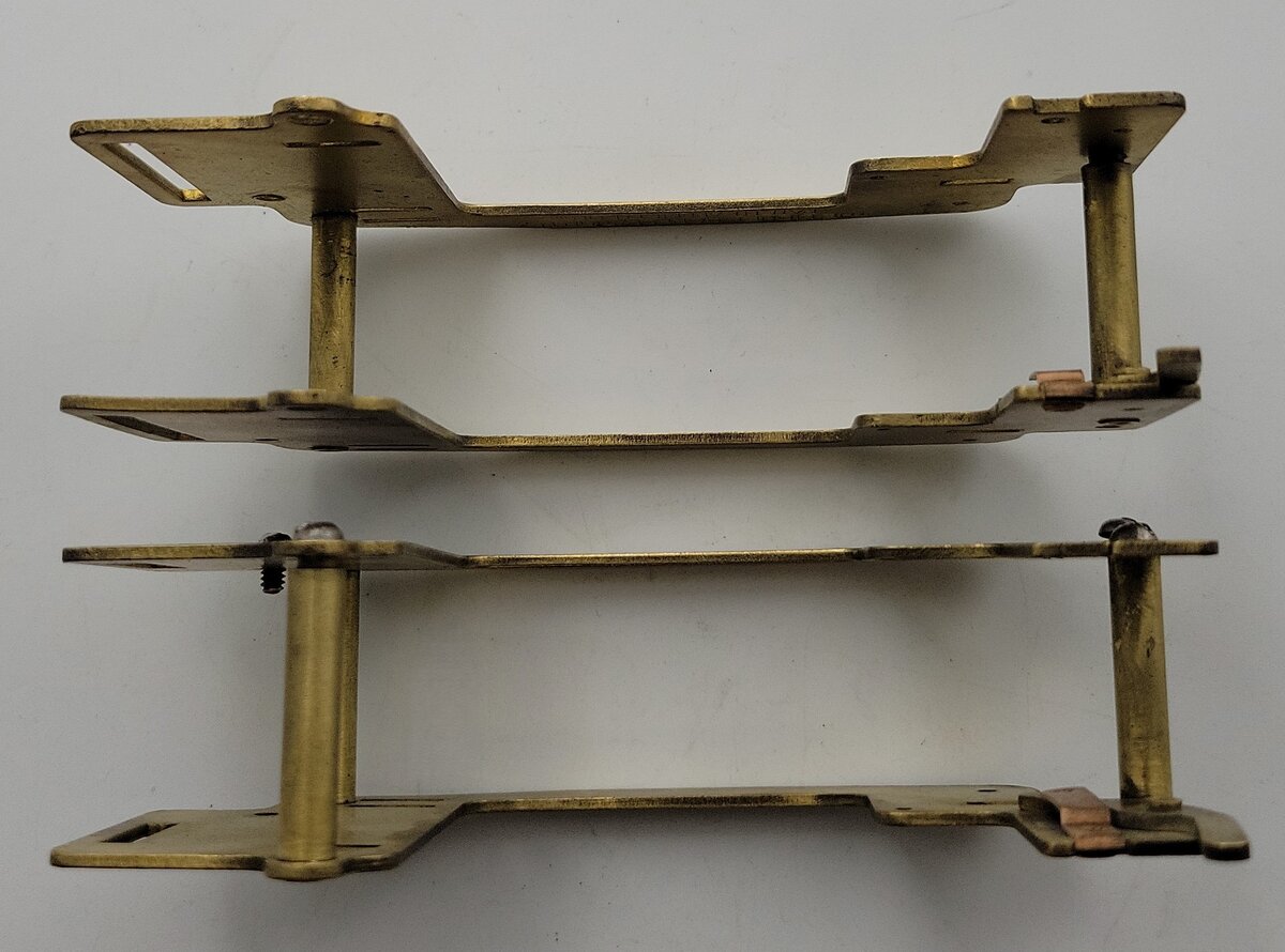 Lionel E-390E-6X Standard Brass Pendulum Electric Reverse Unit Frame (Bag of 2)