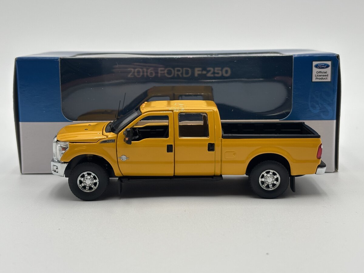 Sword Models SW1200-YC 1:50 Scale 2016 Ford F-250 Pickup Truck