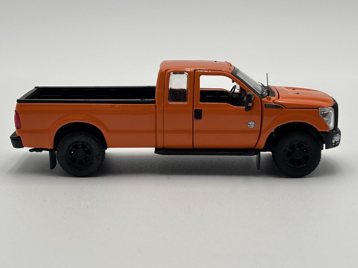 Sword Models SW1100-DOT 1:50 Scale 2016 Ford F-250 Pickup Truck