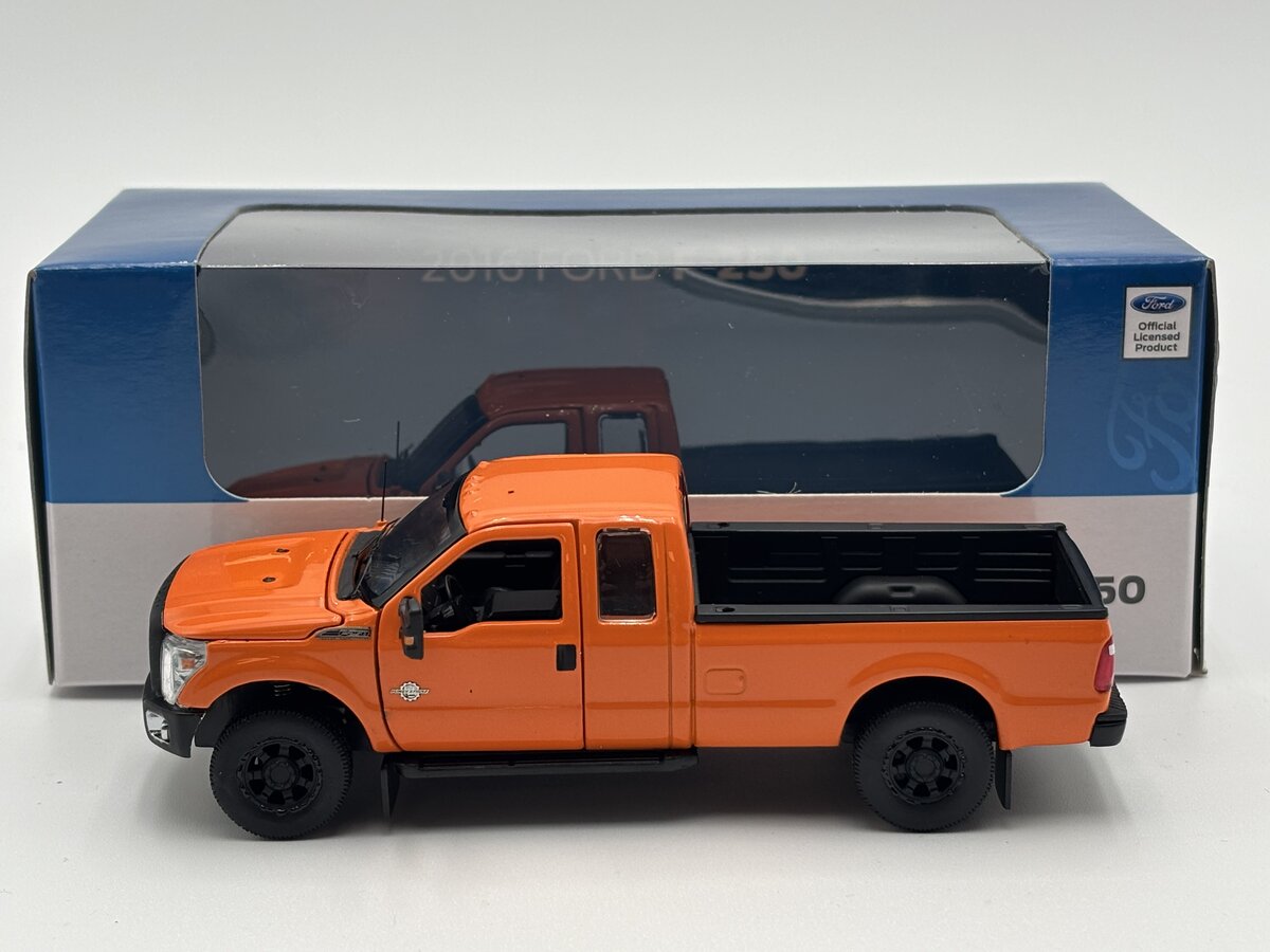Sword Models SW1100-DOT 1:50 Scale 2016 Ford F-250 Pickup Truck