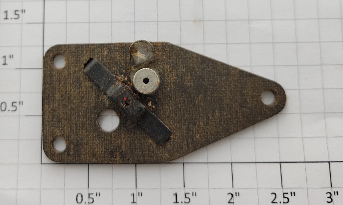 Lionel WS-66 Fiber Whistle Brush Plate with One Brush Cap - Incomplete