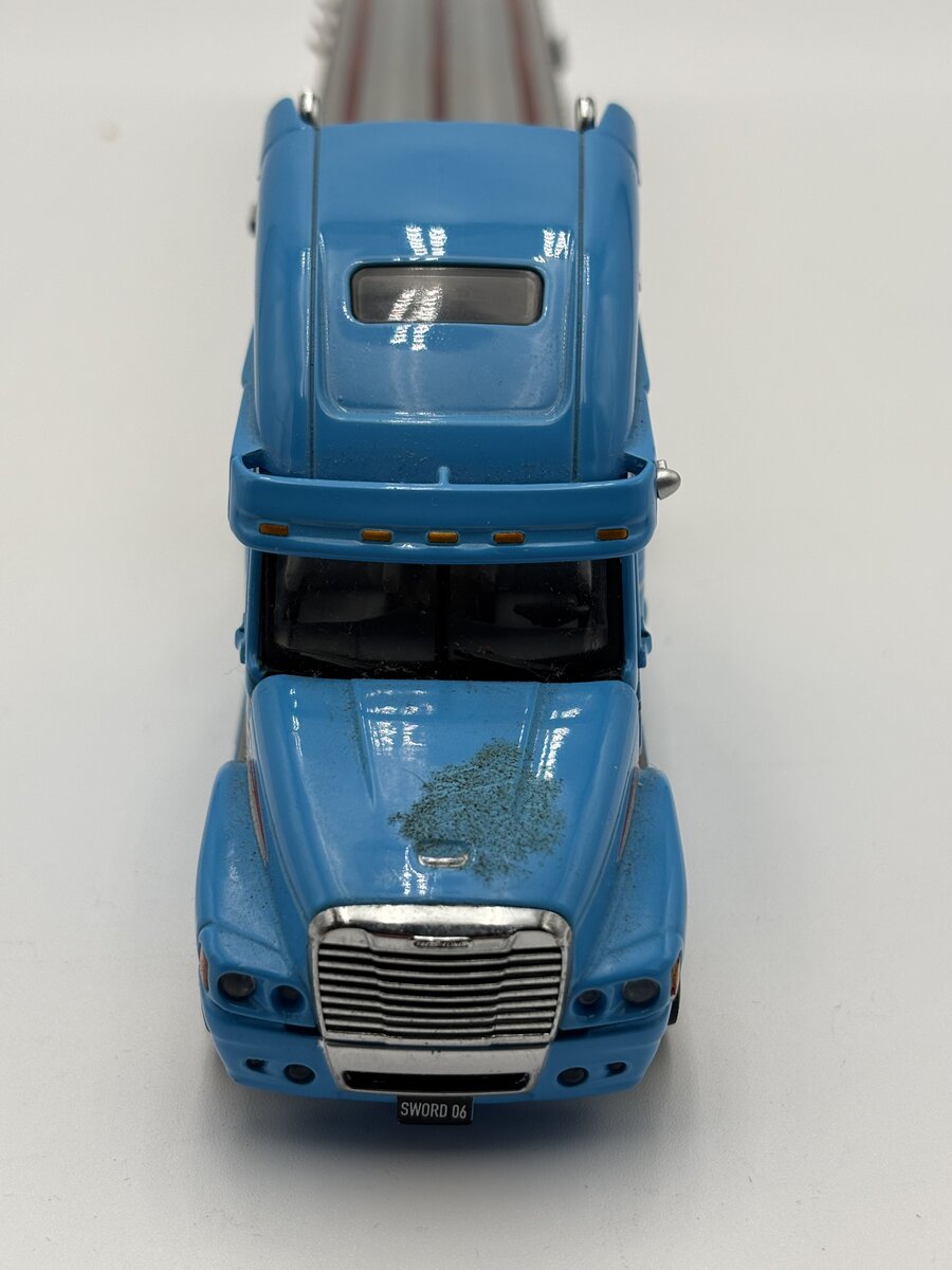 Sword Models 1:50 Scale ATS Freightliner Tractor w/East Flatbed & Shed Load