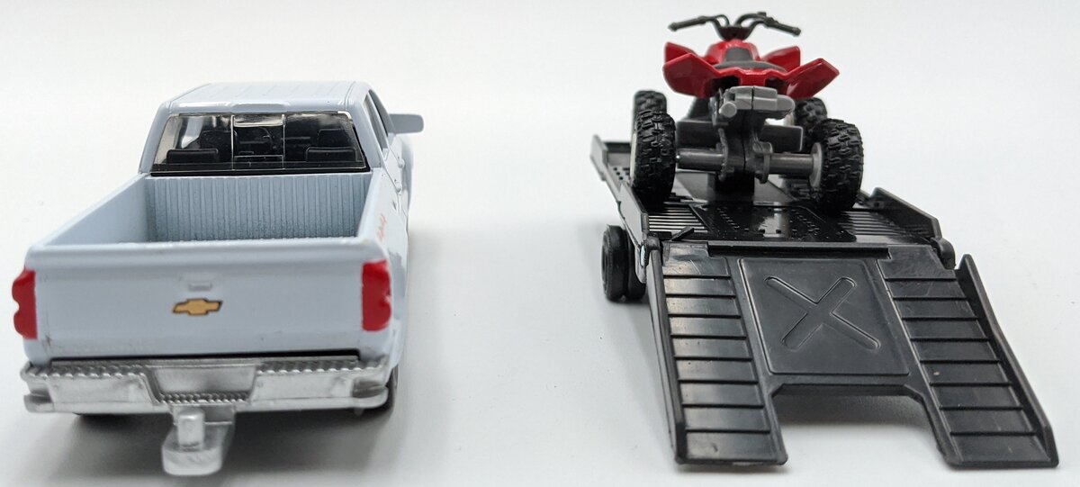 New-Ray 19535B 1:43 2014 Chevy Silverado With Trailer And ATV