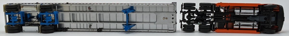 Sword Models 1:50 Schneider Freightliner & Flatbed w/2 PVC Pipe Bundle Load
