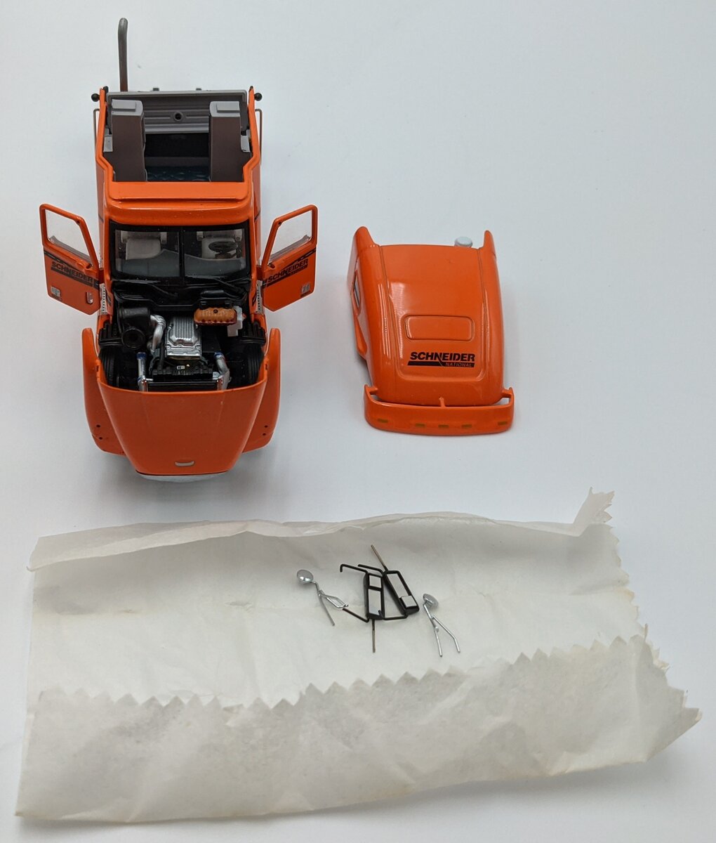 Sword Models 1:50 Schneider Freightliner & Flatbed w/2 PVC Pipe Bundle Load