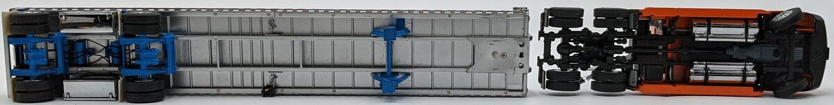 Sword Models 1:50 Scale Schneider Freightliner & Flatbed w/Pipe Load