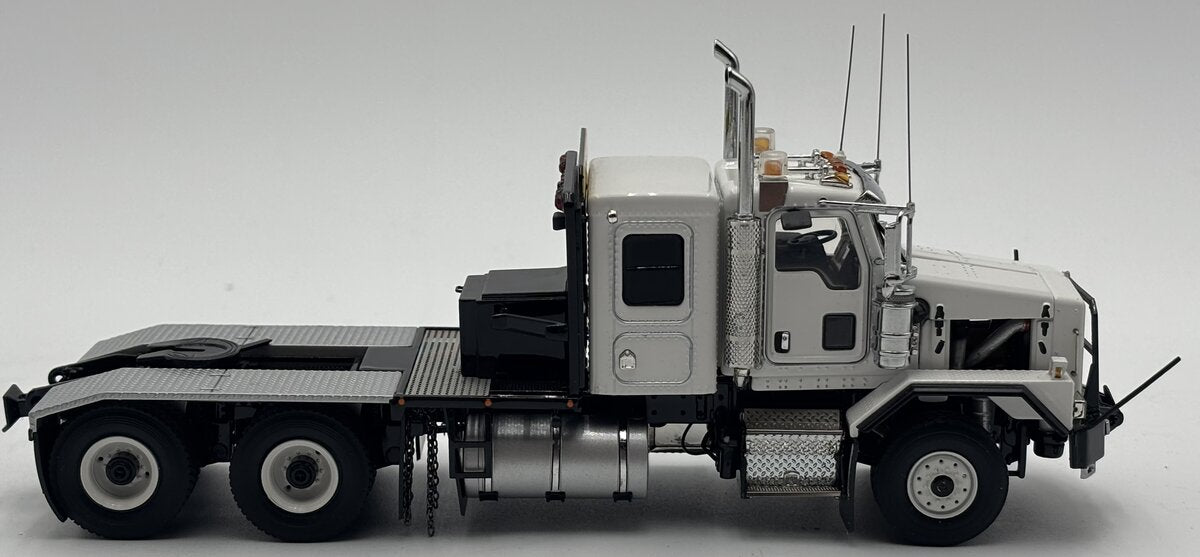 WSI 34-2001 1:50 Kenworth C500B Heavy Tractor w/Ballast Box