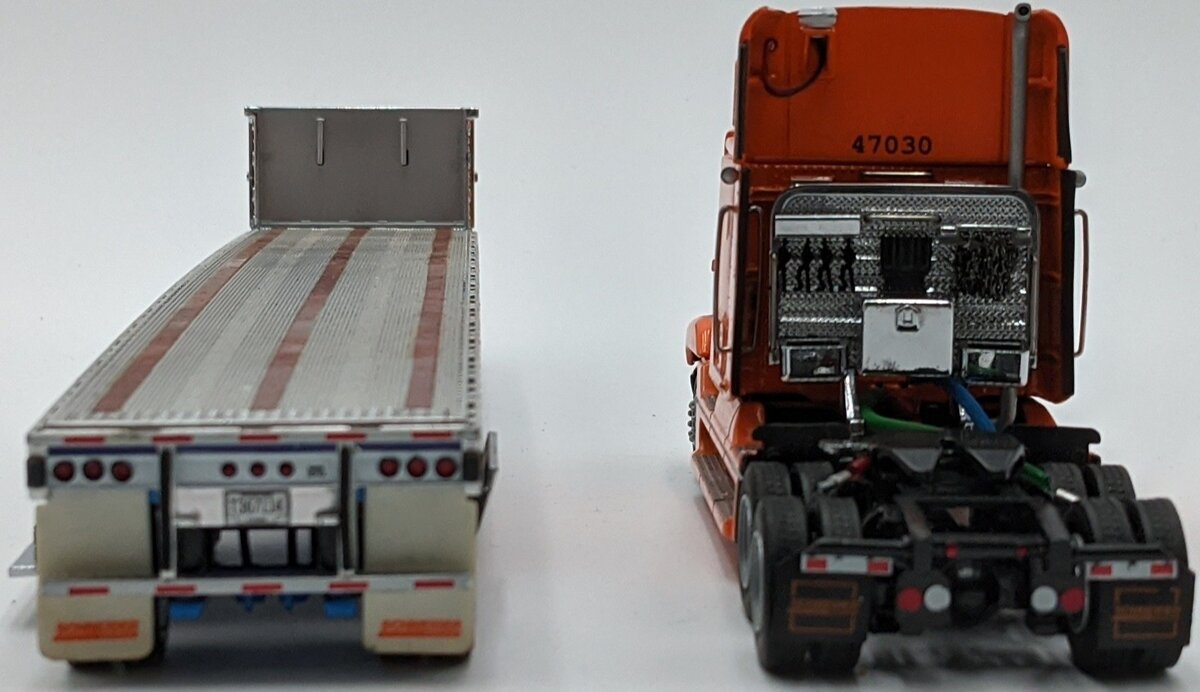 Sword Models 1:50 Scale Schneider Freightliner & Flatbed w/Pipe Load