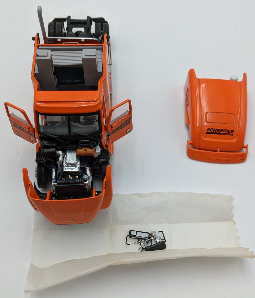 Sword Models 1:50 Scale Schneider Freightliner & Flatbed w/Wood Load