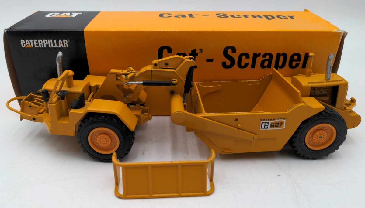NZG 127 1:50 Caterpillar 627 Push-Pull Scraper