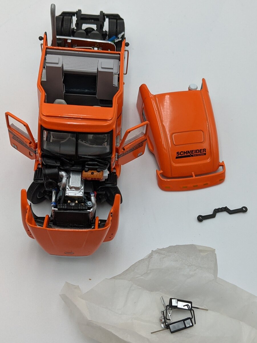 Sword Models 1:50 Scale Schneider Freightliner & Flatbed w/Siemens Cable Load